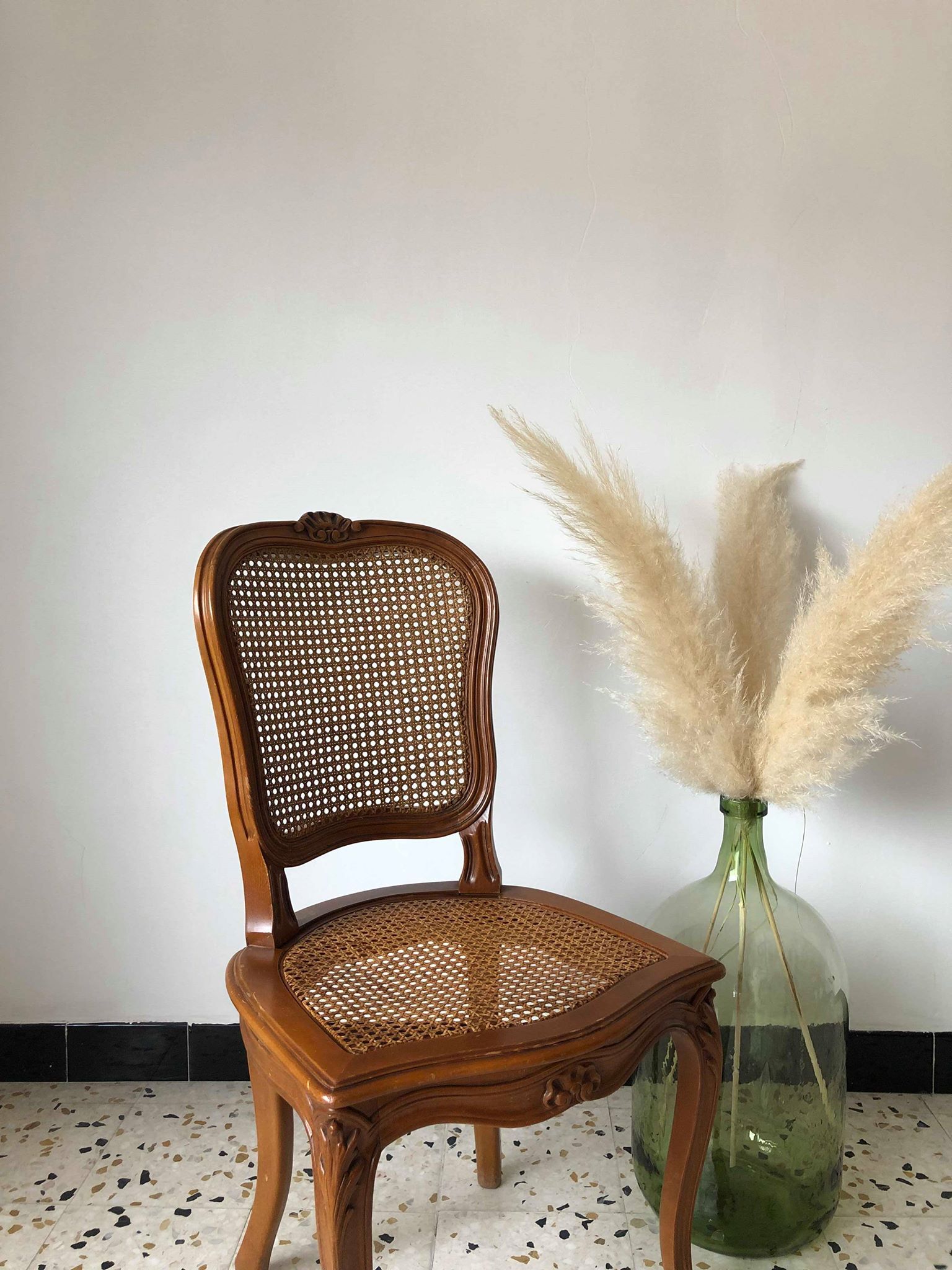 Paires de chaises style Louis XV bois & cannage