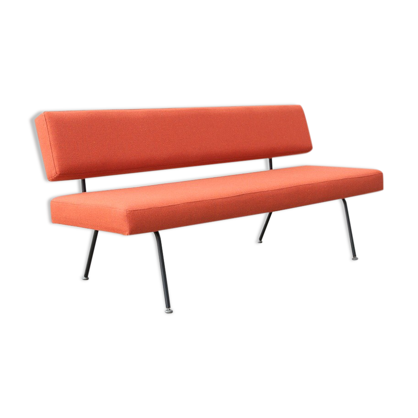 Sofa model 32 designed by Florence Knoll for Knoll International