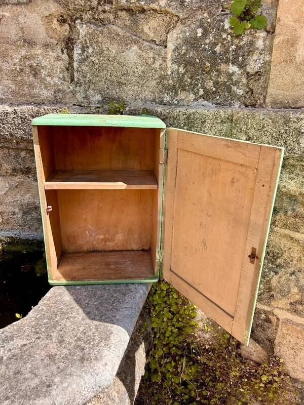 Petite armoire de rangement vintage