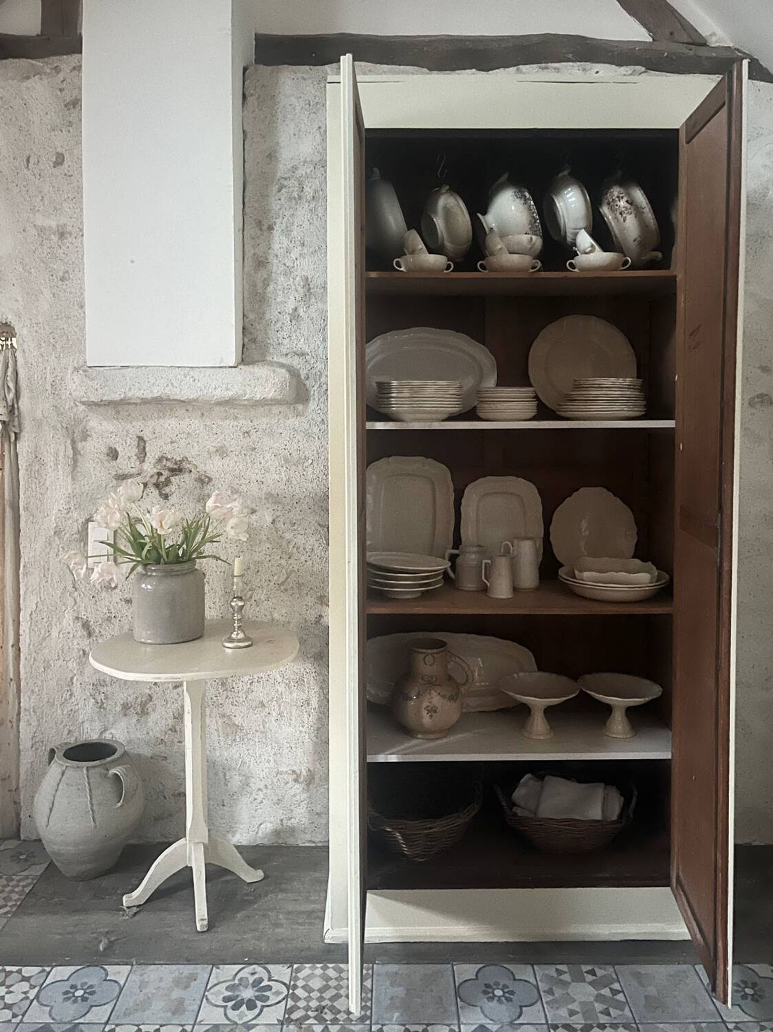 Wardrobe, linen cupboard