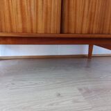Buffet moderniste des années 1970