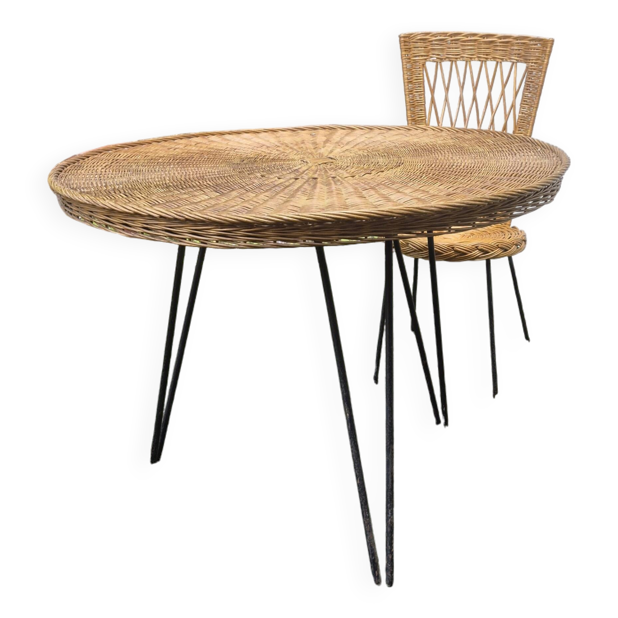 Wicker and black metal dining set