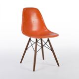 Chaise à coque latérale vintage originale Eames DSW d'Herman Miller orange
