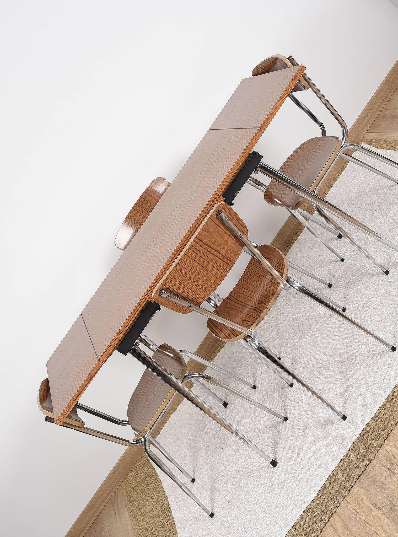 Formica extending table with 4 chairs, set, vintage from the 70s.