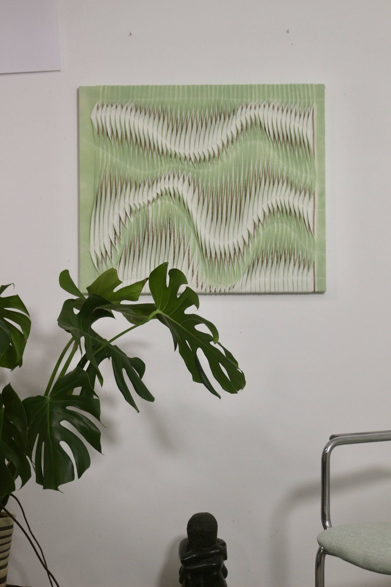 Textured wave effect painting by pleating in light green color. Contemporary. Ref Riviera