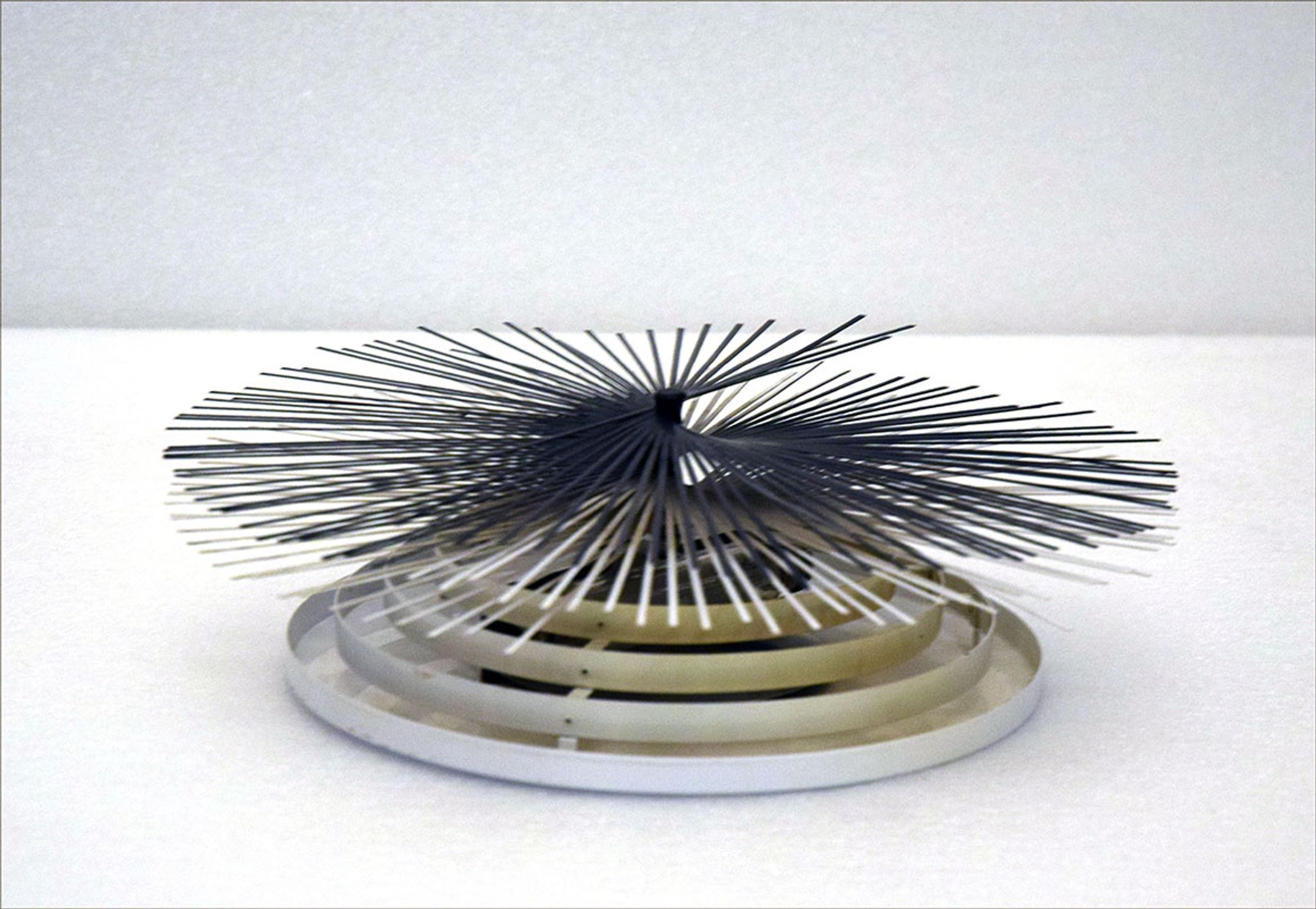 Lumina 'Helios' wall lamp design Riccardo Blumer, 1980s