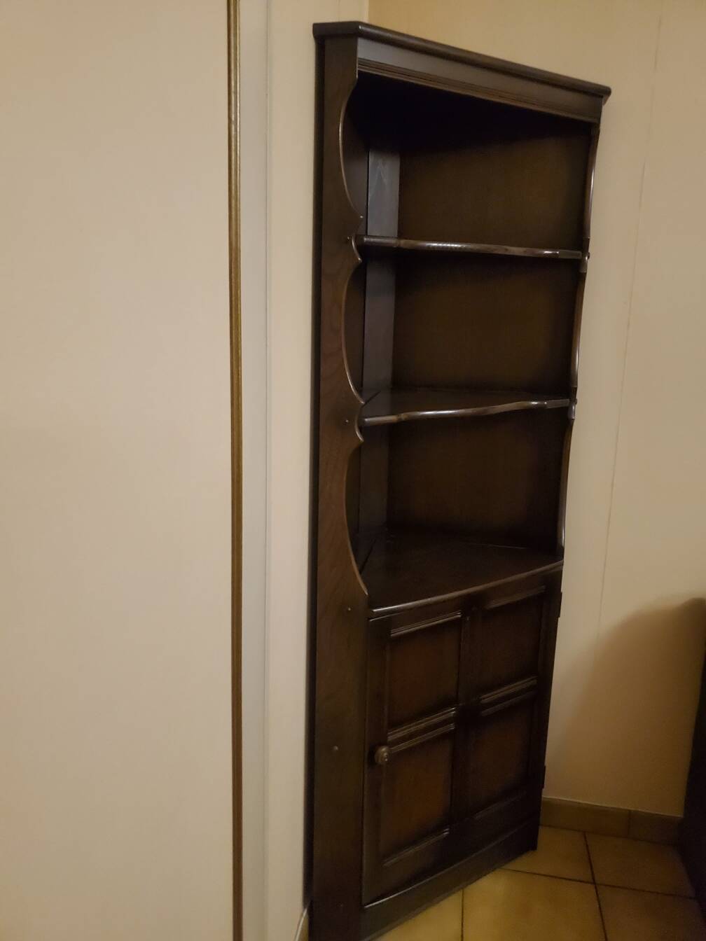 corner cabinet