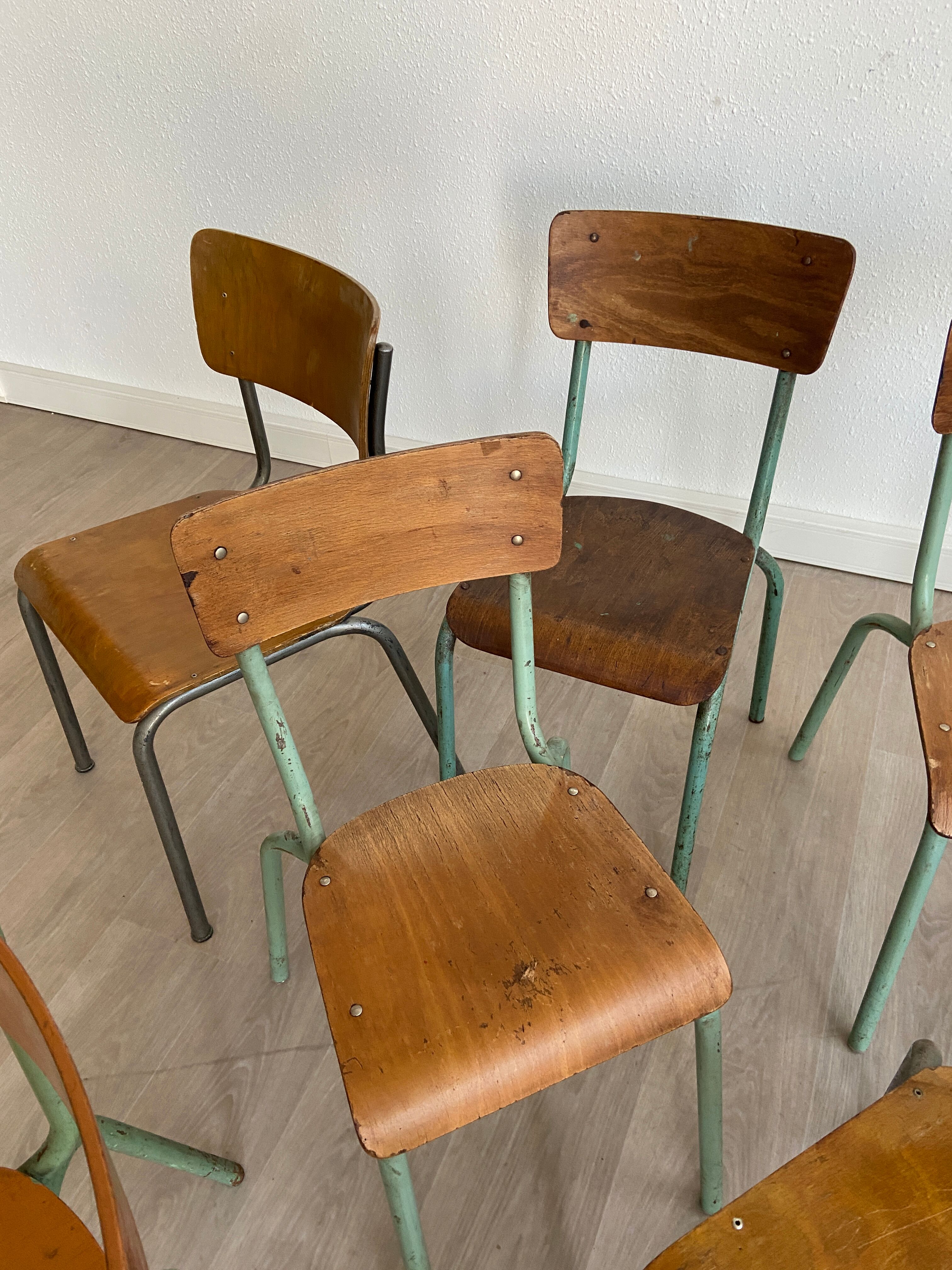 Set of 10 industrial chairs