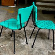 Paire de chaises métal et vinyle vert vintage 1950