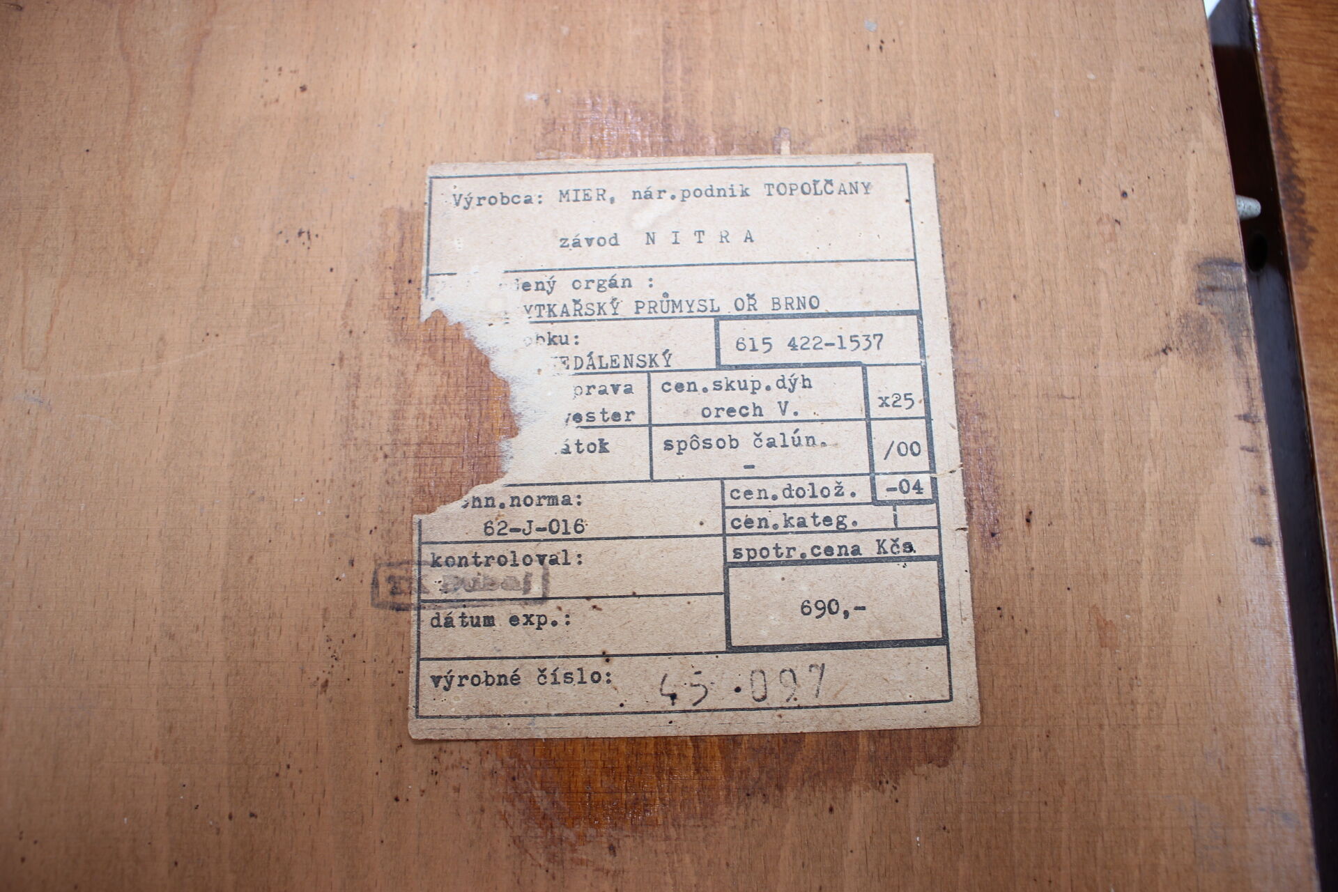Table à manger Mier Nitra, Slovaquie