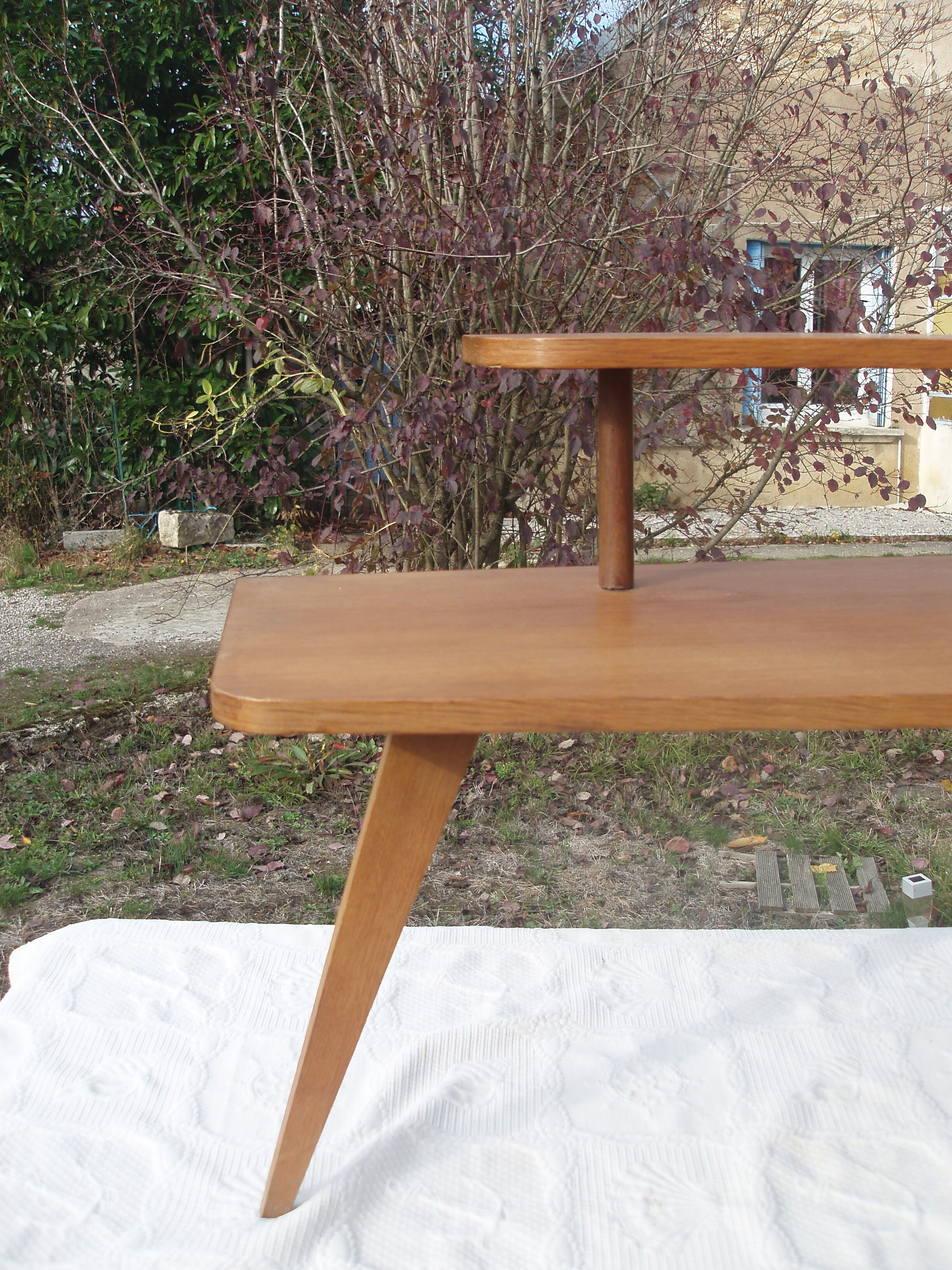 Small tripod shelf Vintage double tray