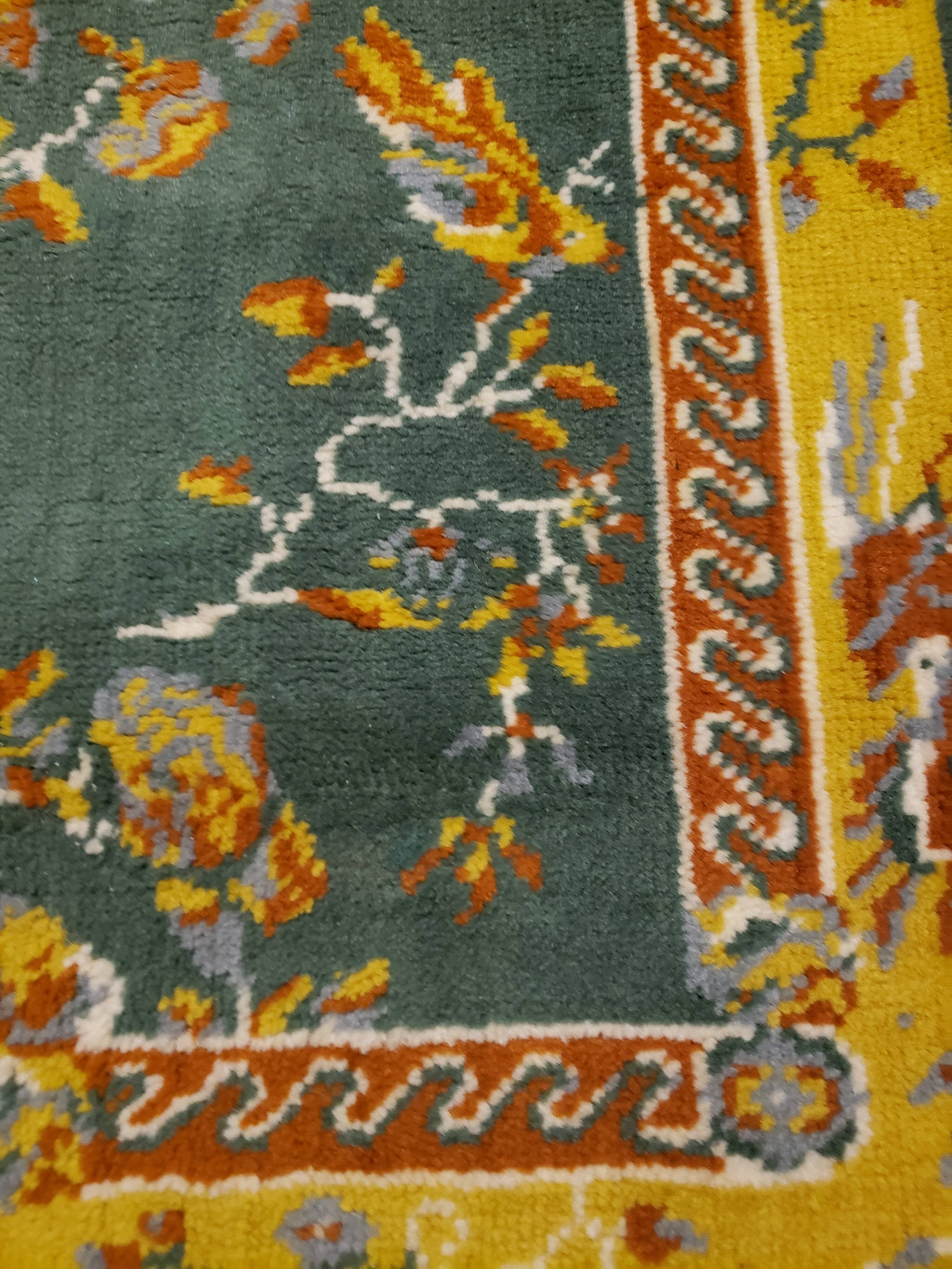 Tapis rectangulaire en laine à motifs