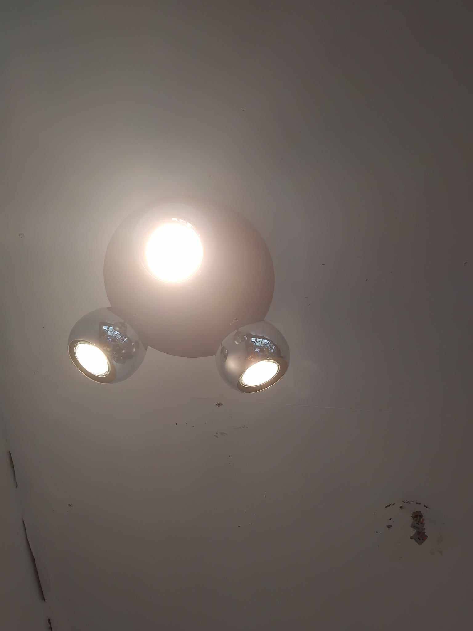 Space Art 70/80 ceiling light with 3 chrome spots.