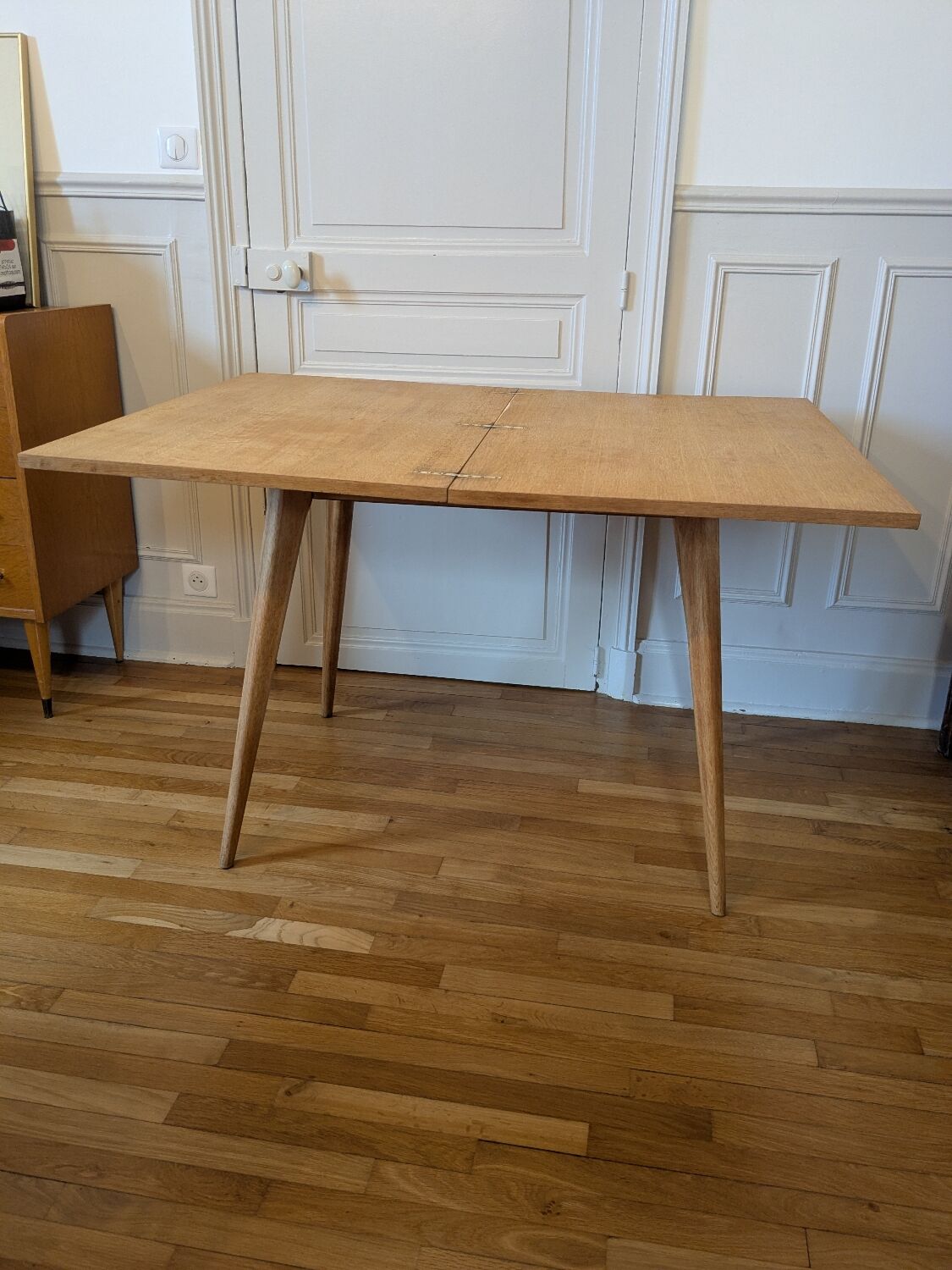 Vintage extendable table