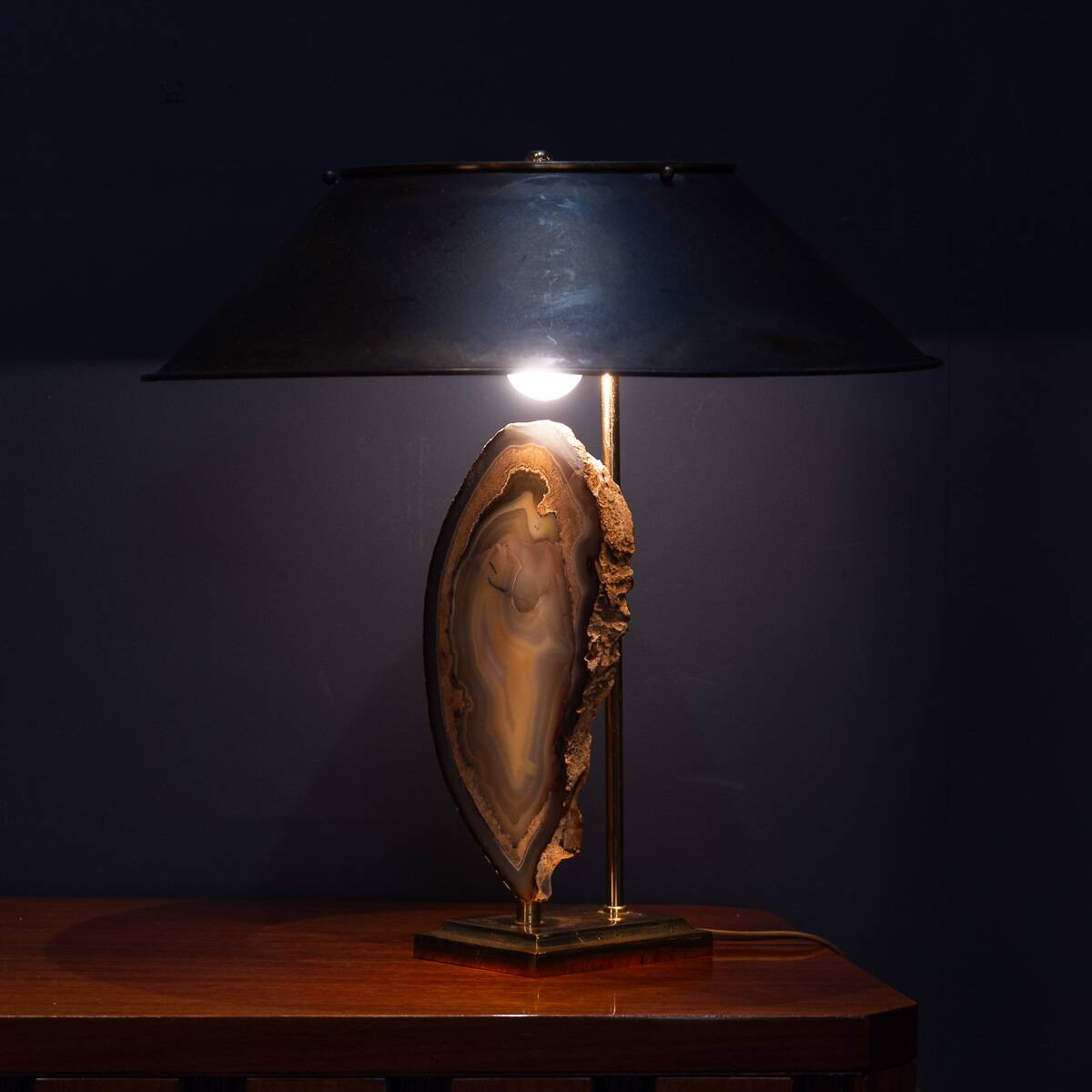 Vintage 20thc agate & brass table lamp by willy daro, belgium c.1970