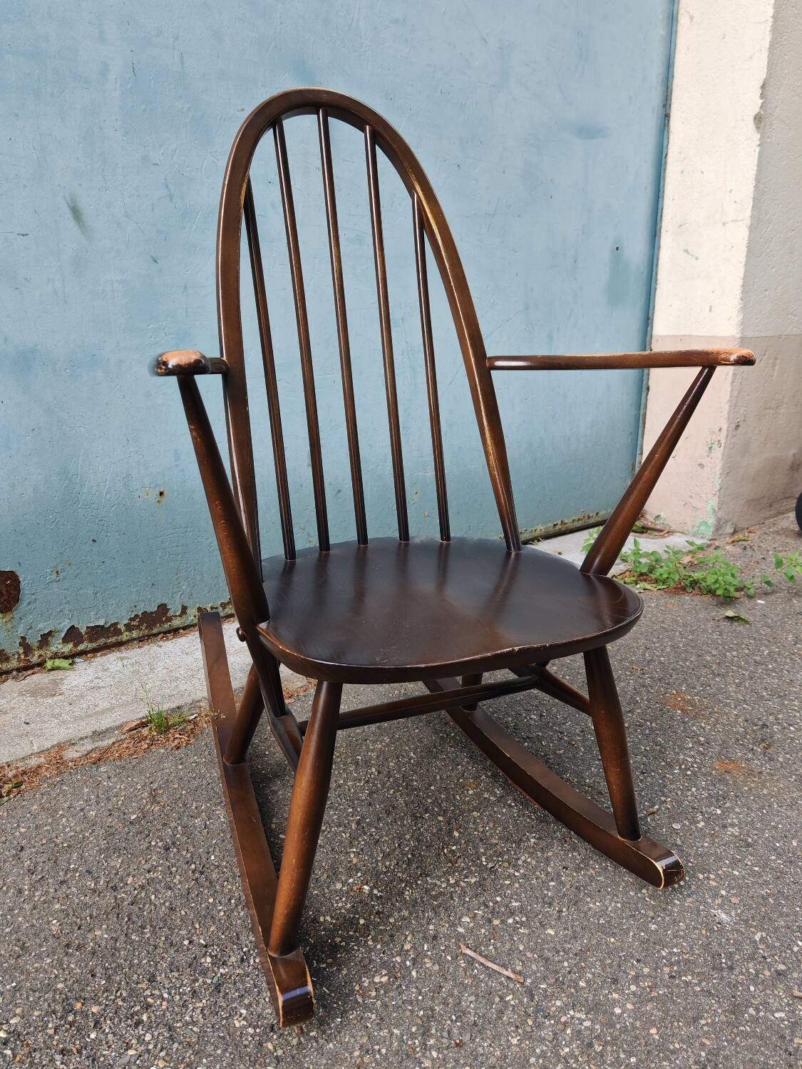 Vintage rocking chair