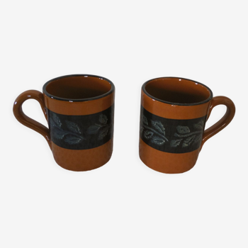 2 mugs en terre cuite vernissé