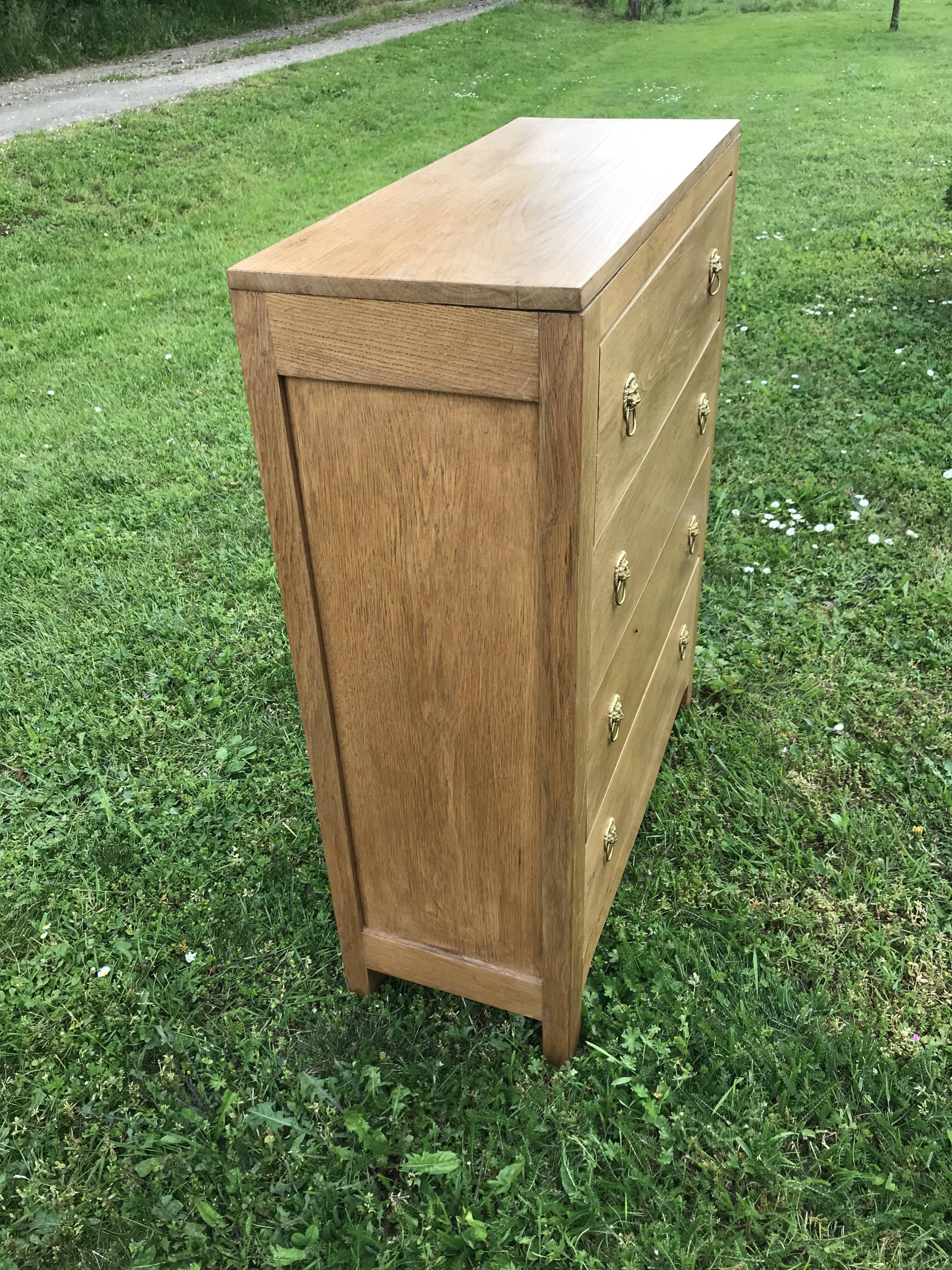 Solid oak chest of drawers