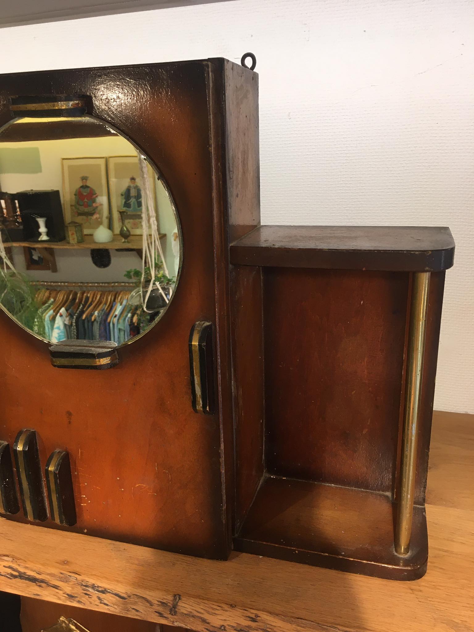 Pharmacy cabinet