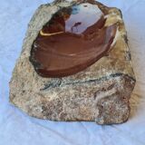 Empty pockets alabaster natural stone