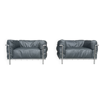 Coussins en duvet LC3 et fauteuils en cuir extra de Le Corbusier Cassina des années 1990.