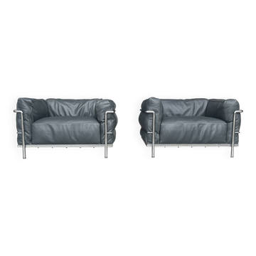 LC3 down cushions Y extra leather armchairs by Le Corbusier Cassina 1990s