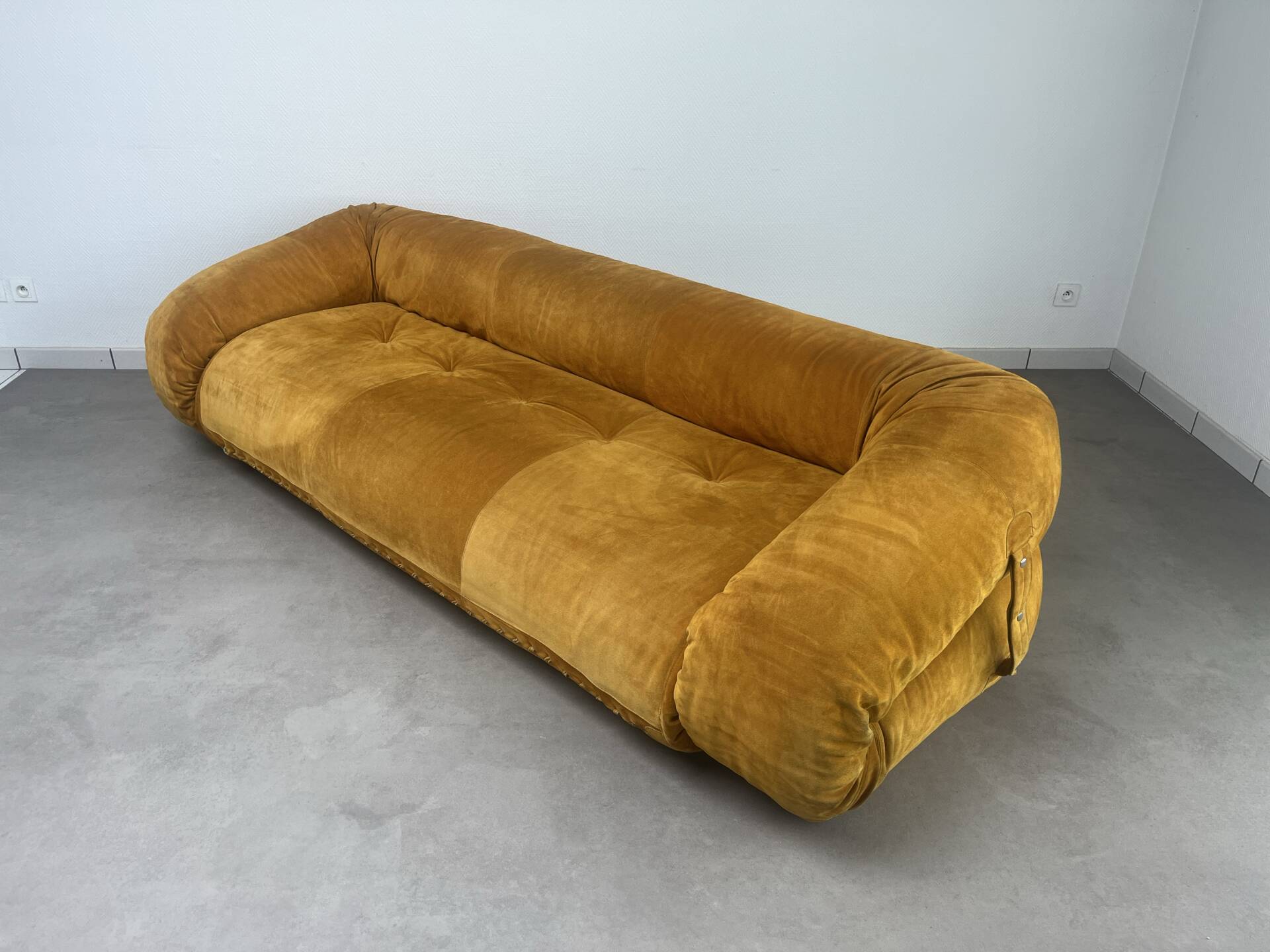 Nubuck leather amphibious sofa by Alessandro Becchi for Giovannetti,
