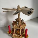 Pyramide carrousel de Noël en bois avec bougies