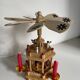 Pyramide carrousel de Noël en bois avec bougies