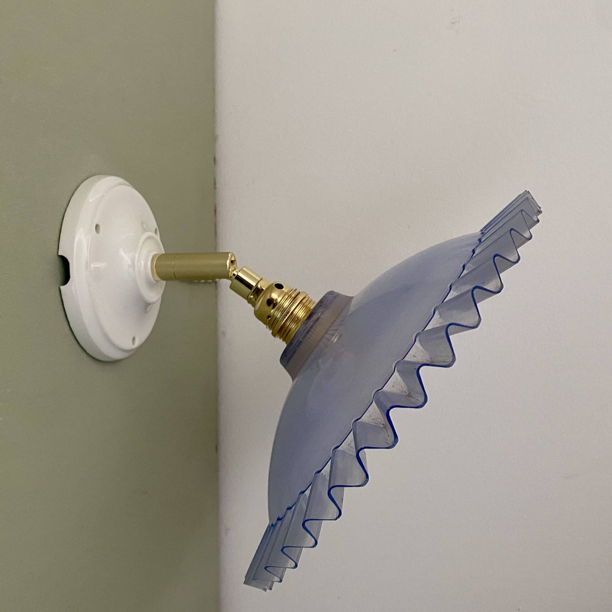 Applique abat-jour vintage en plastique bleu