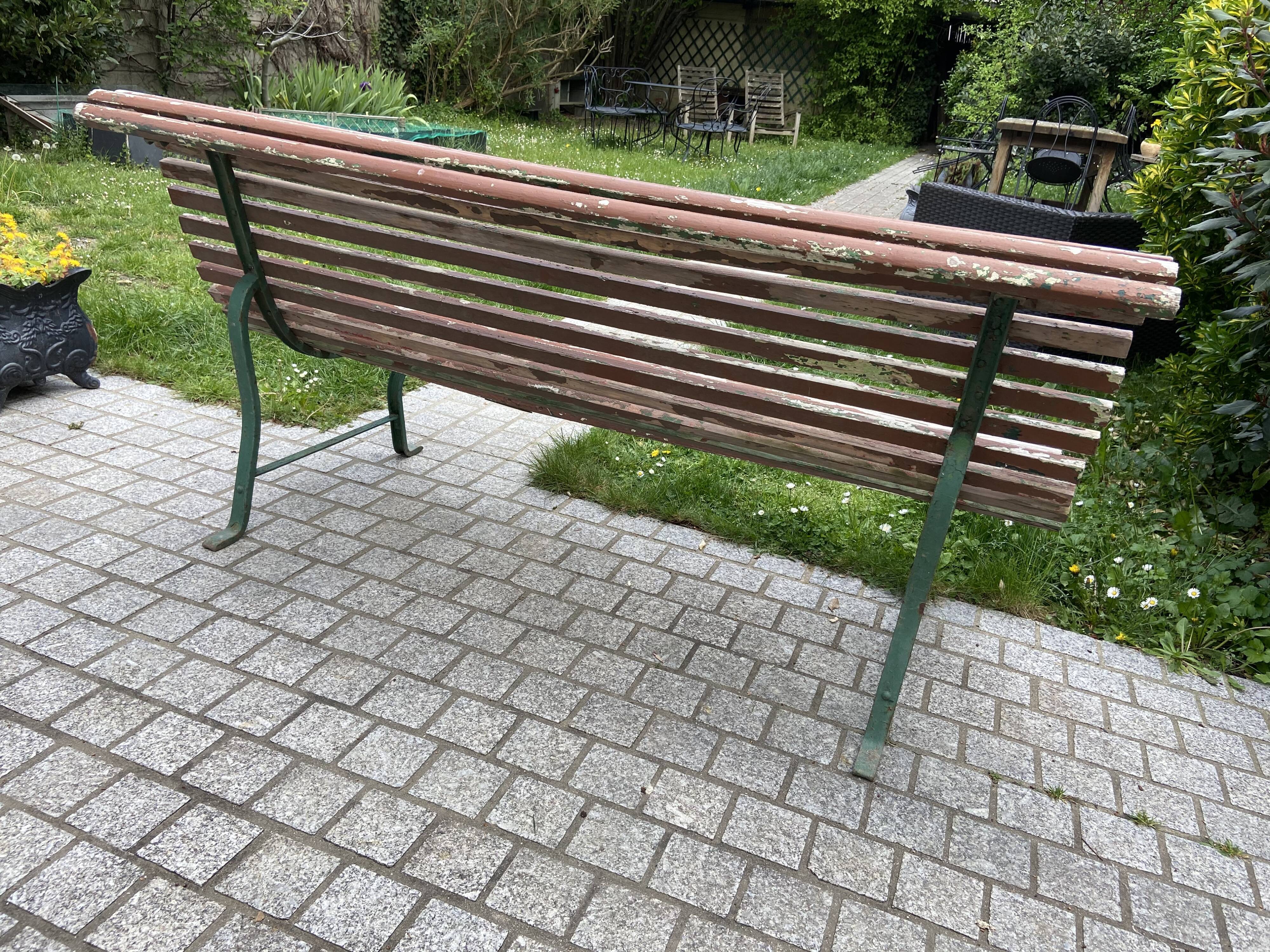 Banc de jardin parisien ancien en fer forgé et bois