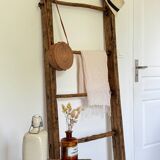 Old wooden ladder / rack
