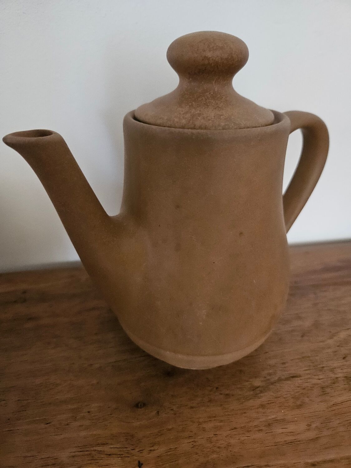 Coffee maker and its 6 stoneware cups