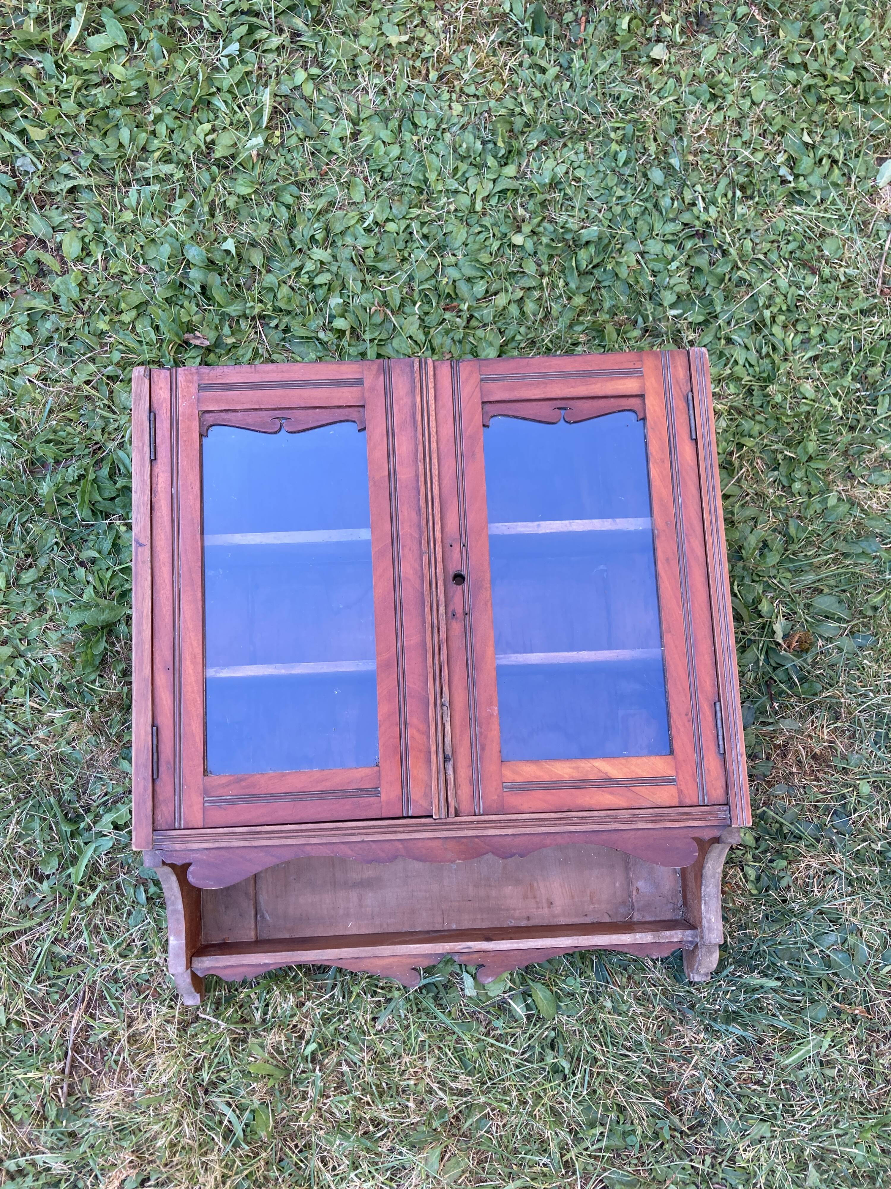 Wall display cabinet