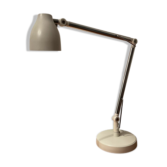 Articulated design desk lamp