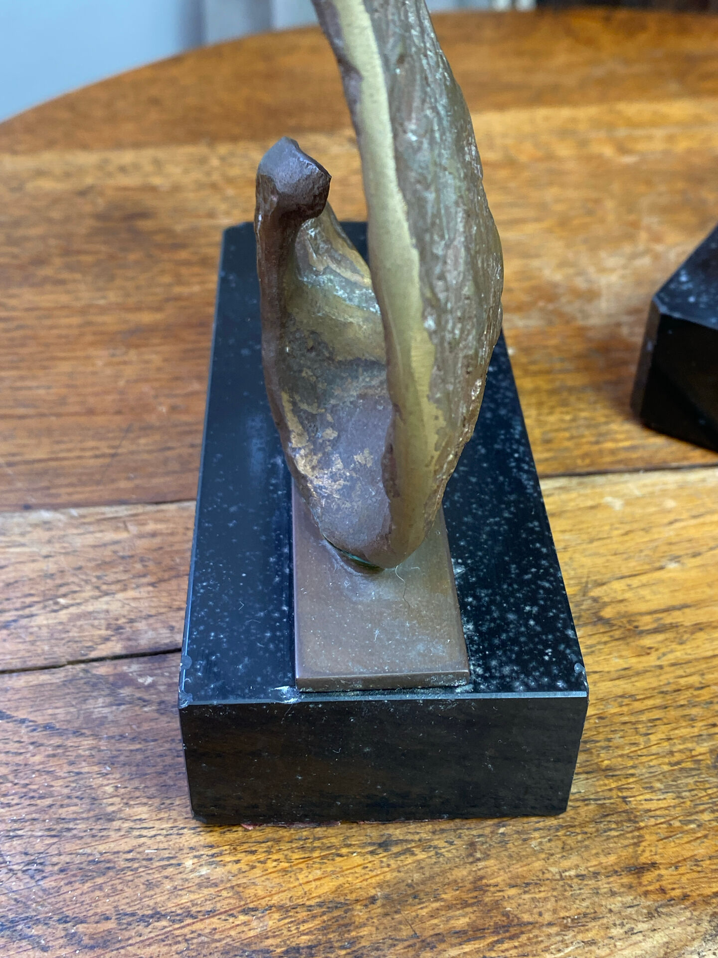 Bookends in bronze and marble