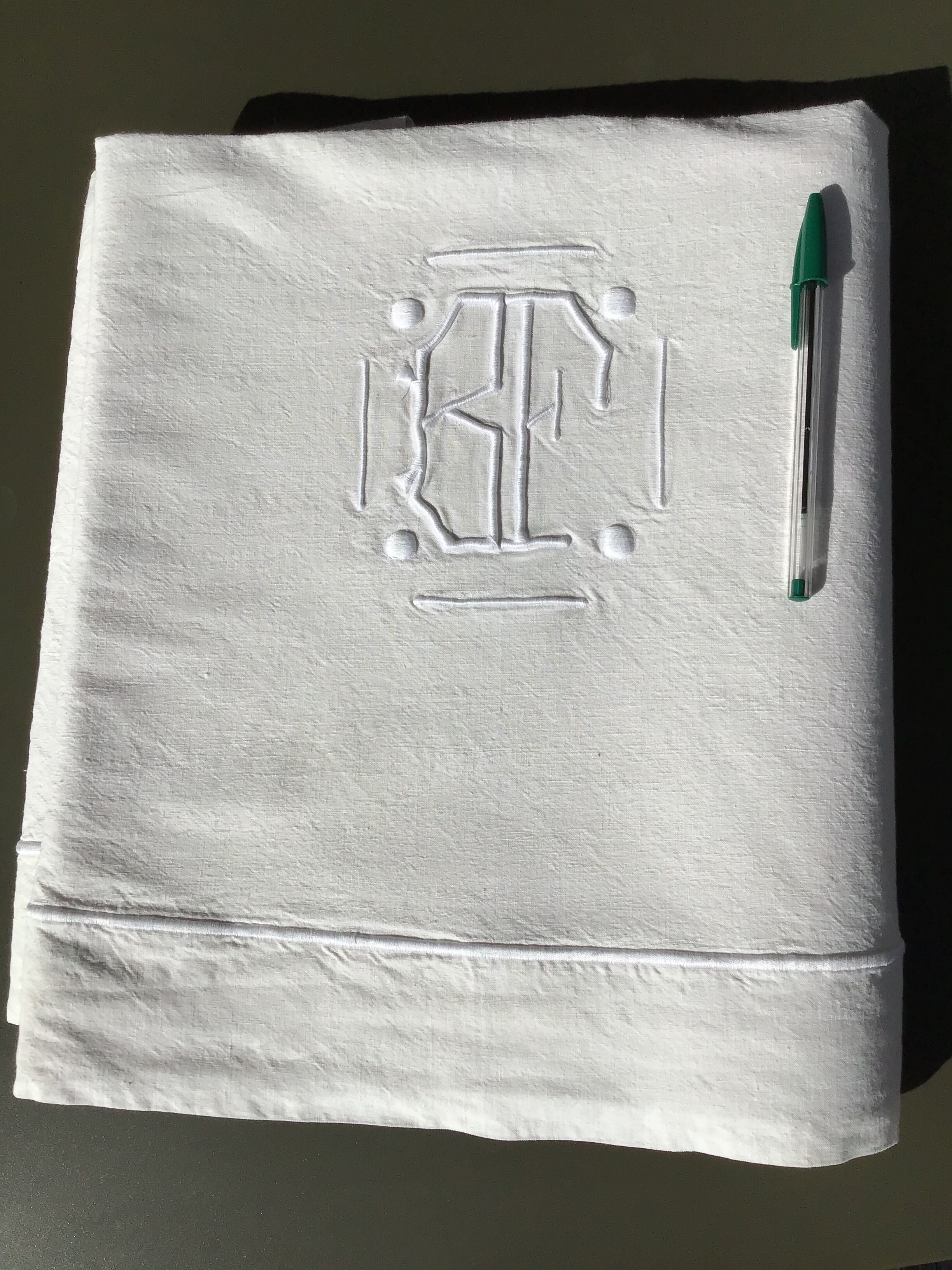 Drap BF embroidery bumblebee relief lozenges