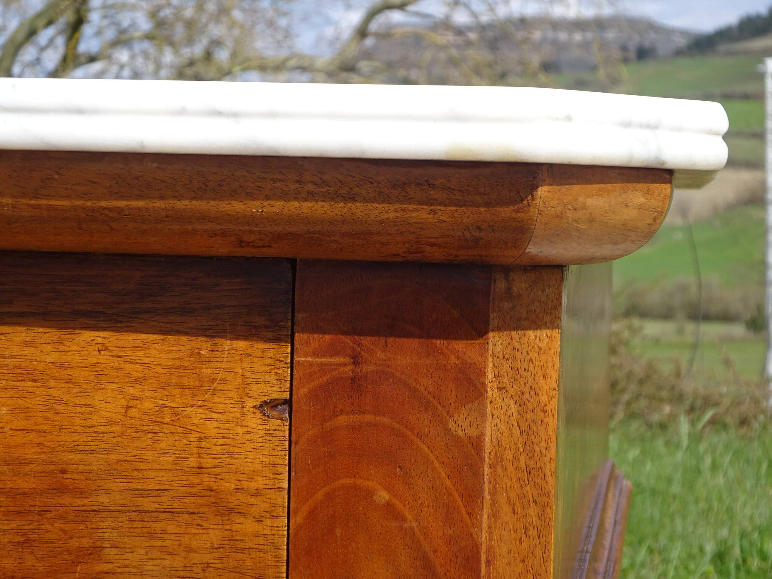 Ancienne commode Louis Philippe en noyer marbre blanc