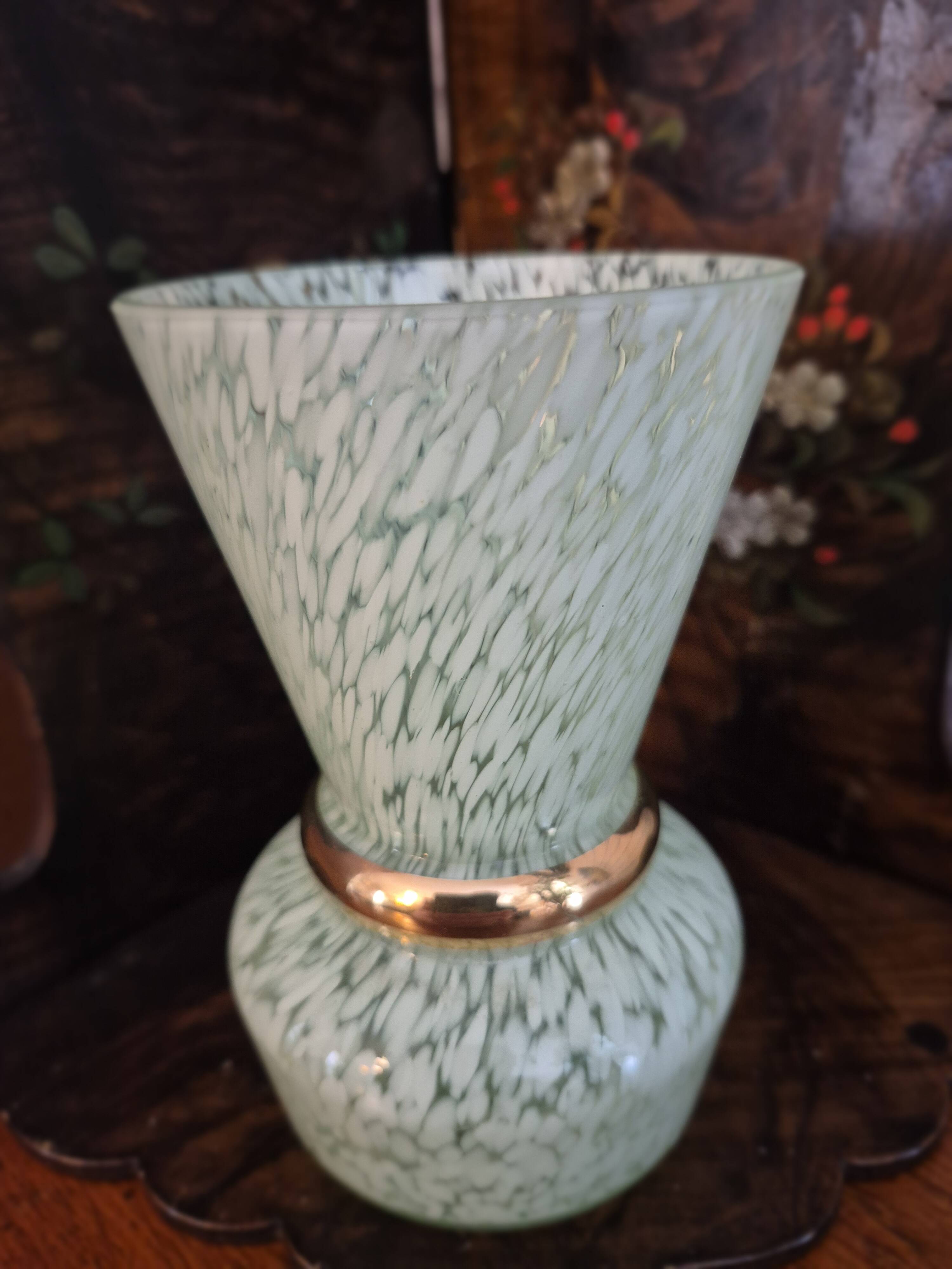 Vintage 50s Clichy glass vase