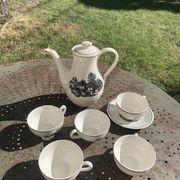 Coffee service, in earthenware with country motif, Boch La Louvière Belgium