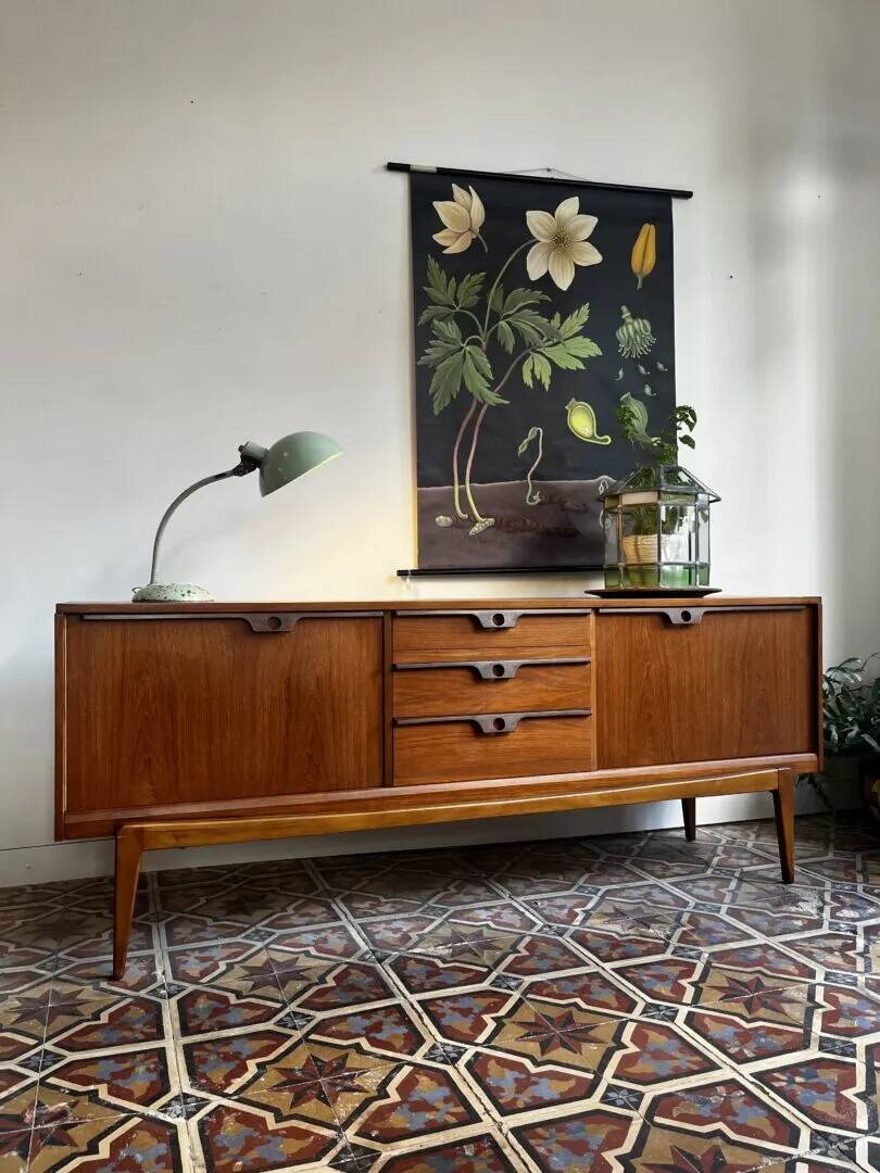 Buffet moderne du milieu du siècle – Meubles Stonehill