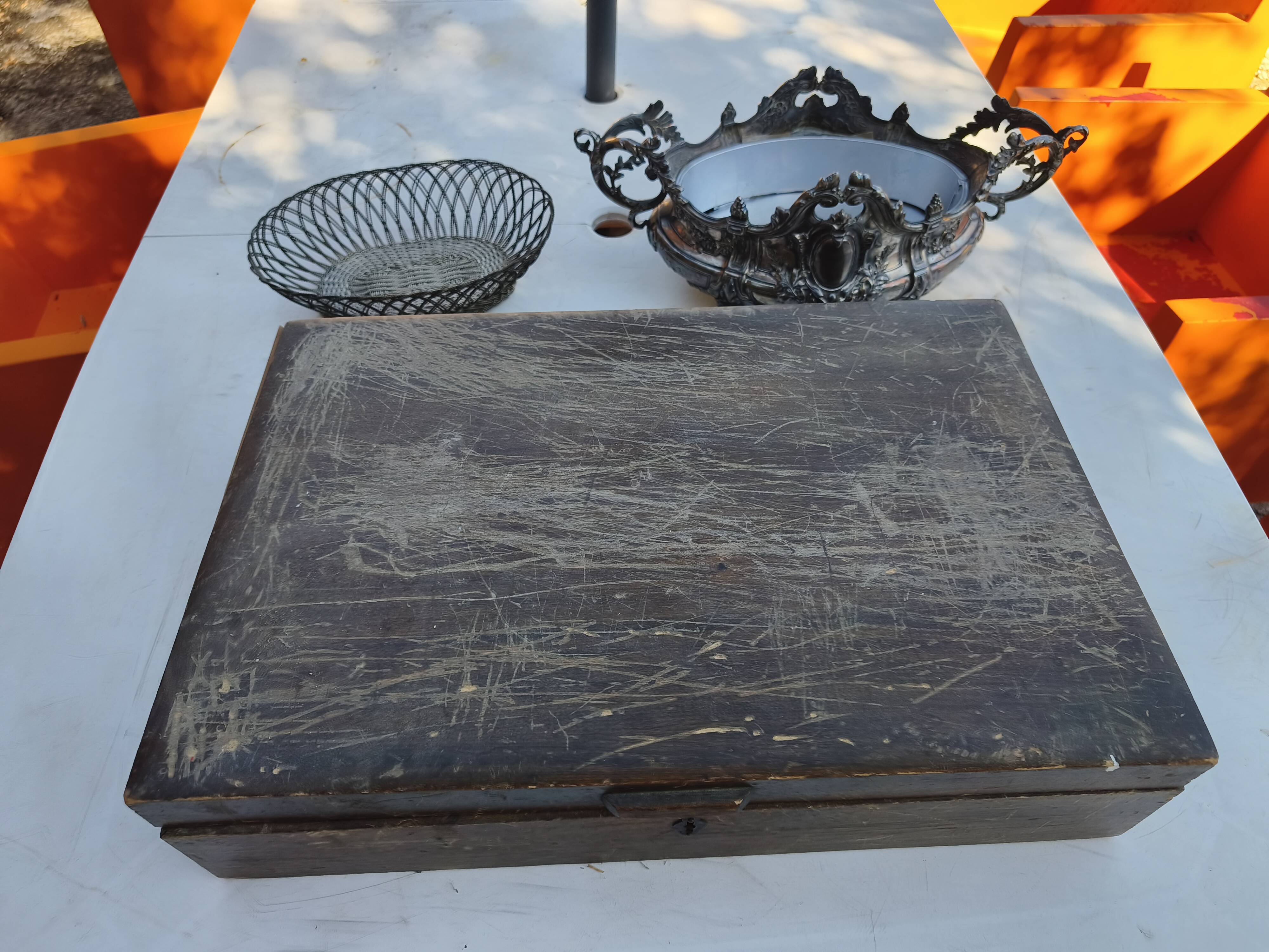 Set of silver metal cutlery from maken's + centrepiece + basket