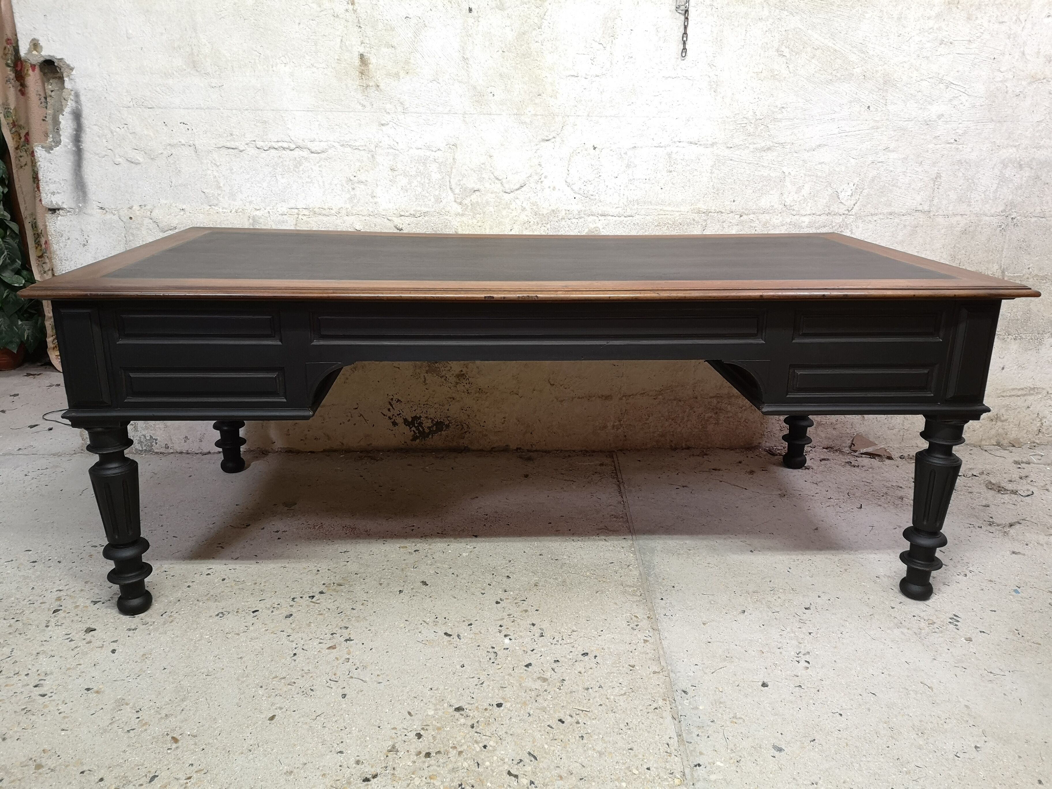 Flat desk Louis Philippe patina walnut nineteenth