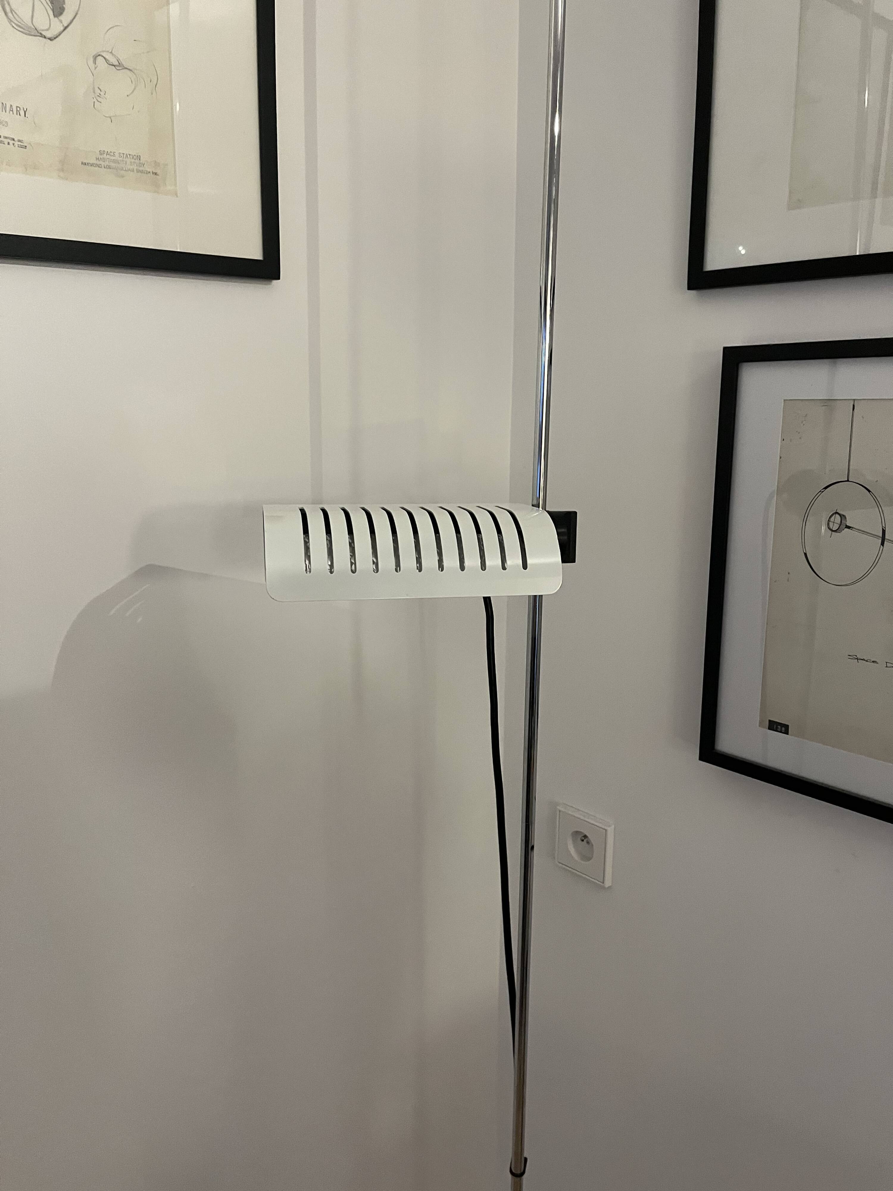 Joe Colombo floor lamp model 626/L for Oluce