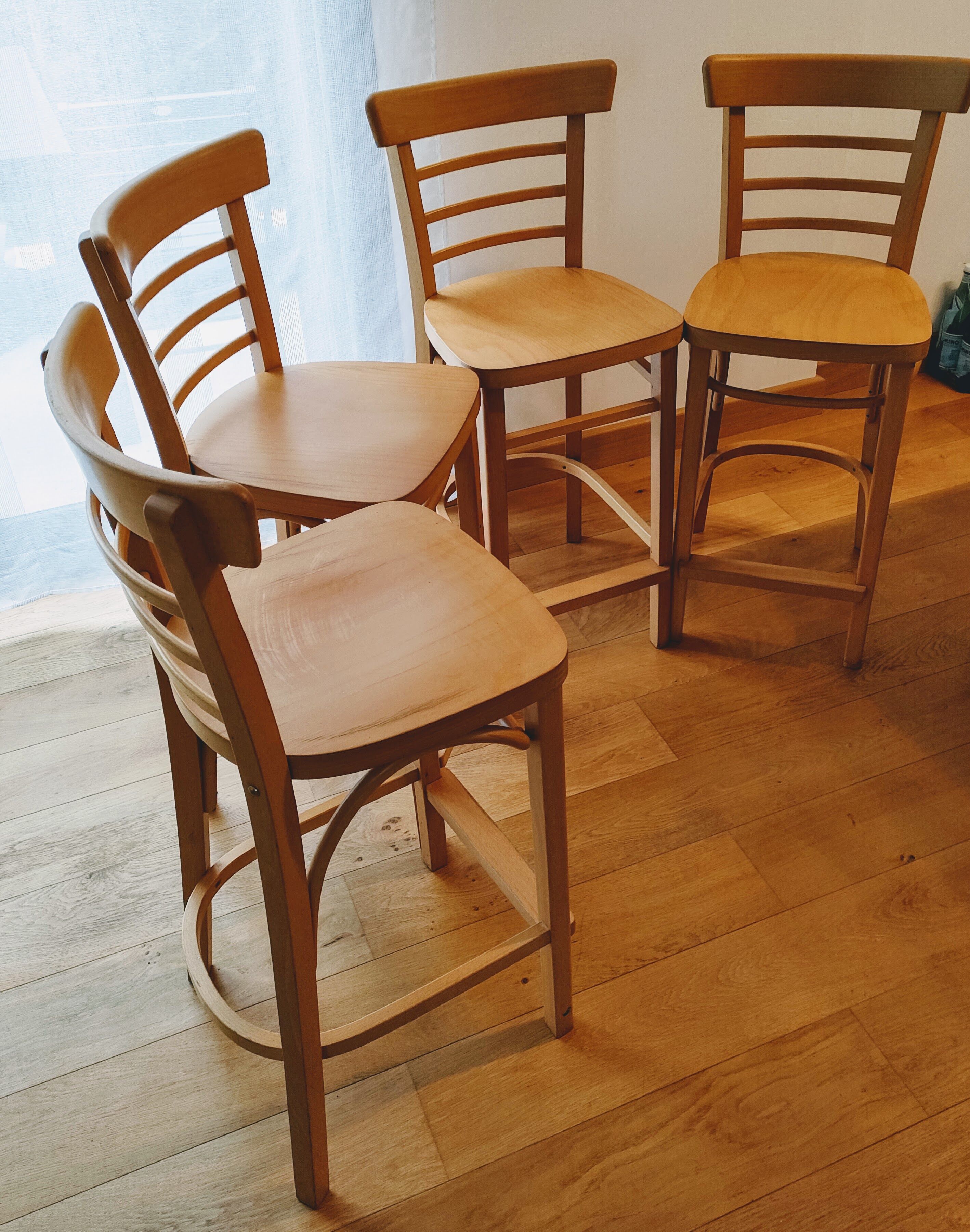 Lot 4 wooden bistro style high chairs