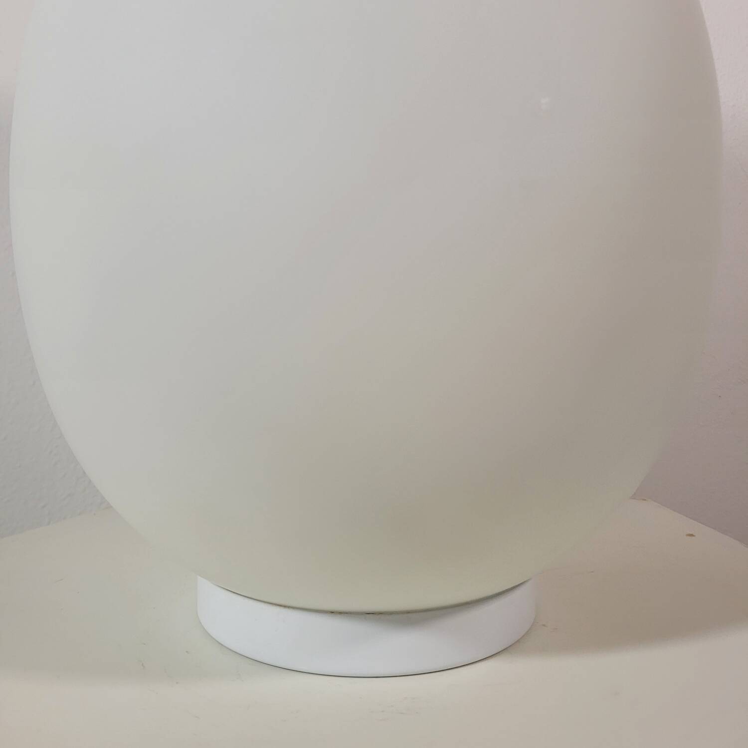 Vintage Vianne egg lamp in opaline 1970s