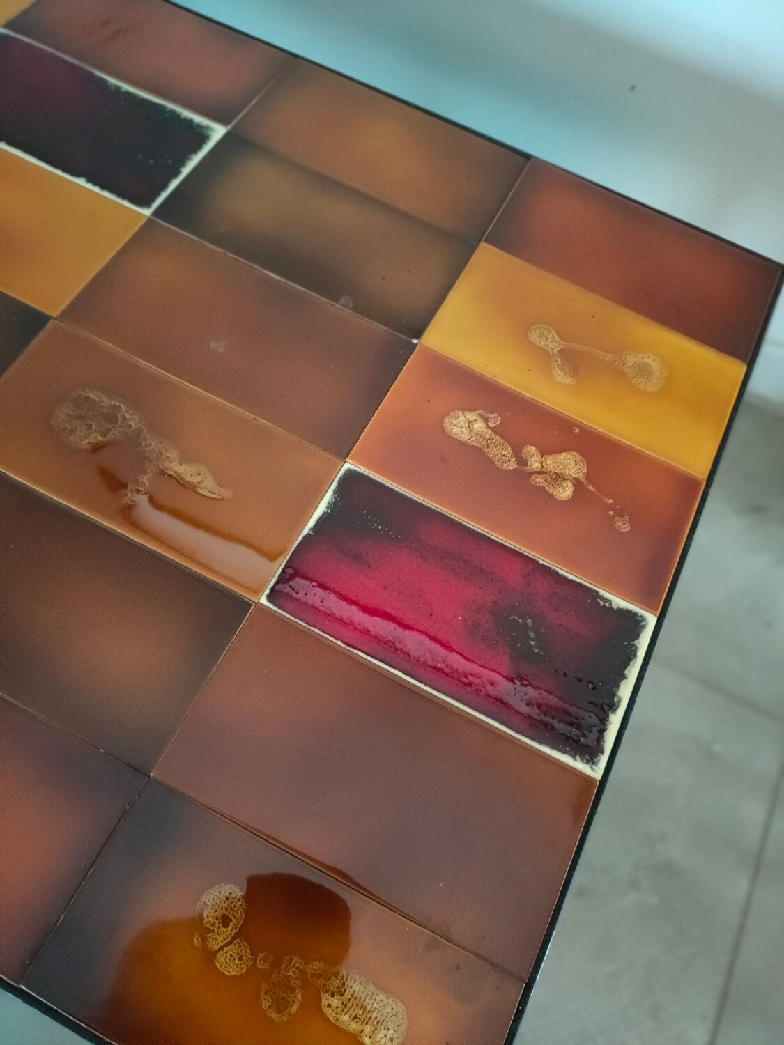 Coffee table in ceramic