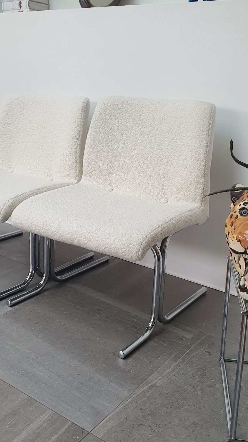 Pair of loop design heaters