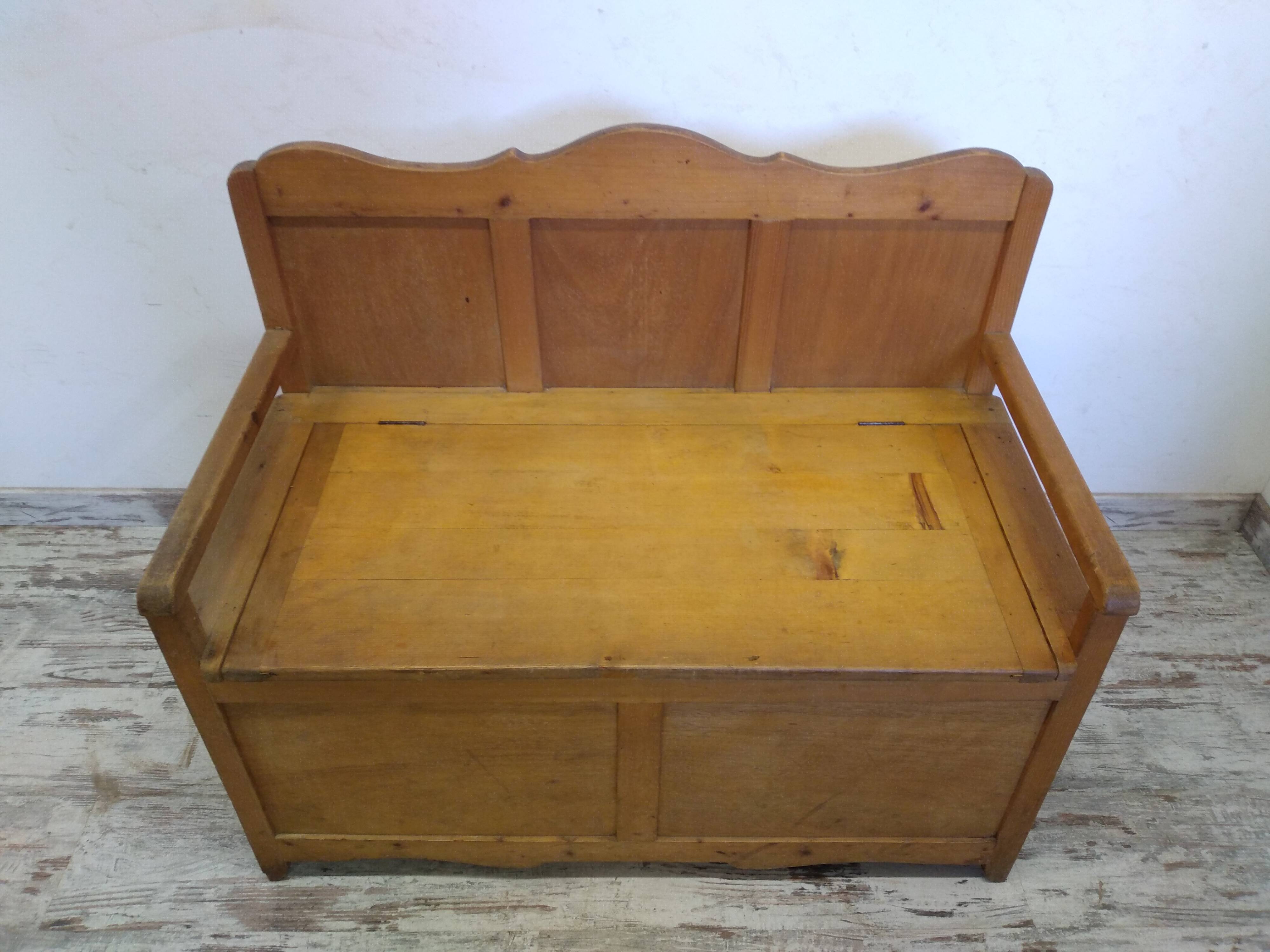 Antique chest bench