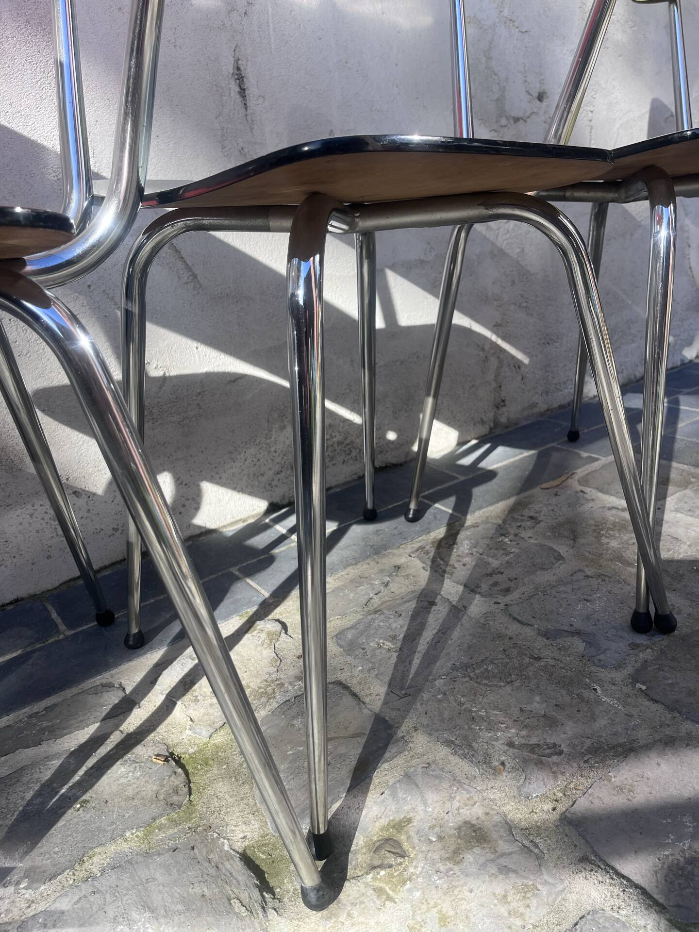 4 chaises en formica